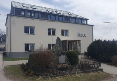 Do soukromé školy v Dobřanech denně dojíždí 150 dětí z hor i z velkýchměst. Školné platit nemusí